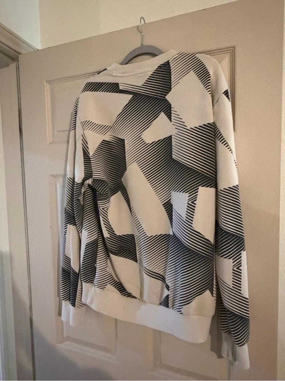 adidas Men's Cream & Black Geometric Crewneck Sweatshirt